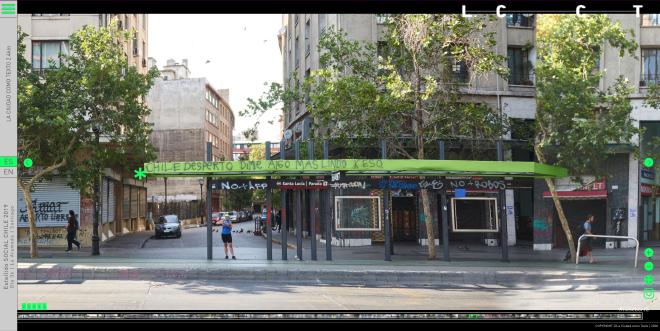 Distintos textos sobre un paradero del Transantiago, tanto oficiales como de protesta El asterisco verde lleva a un relato sobre la frase &ldquo;Chile despertó dime algo más lindo k eso.&rdquo;